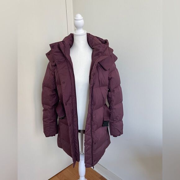 NWT Lululemon Wunder Puff Waist Jacket Cassis Women Size 4 MSRP$328 - Picture 2 of 16